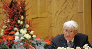 Senyapnya Ruang Publik: Habermas dan Bayang-Bayang Otoritarianisme Baru di Indonesia